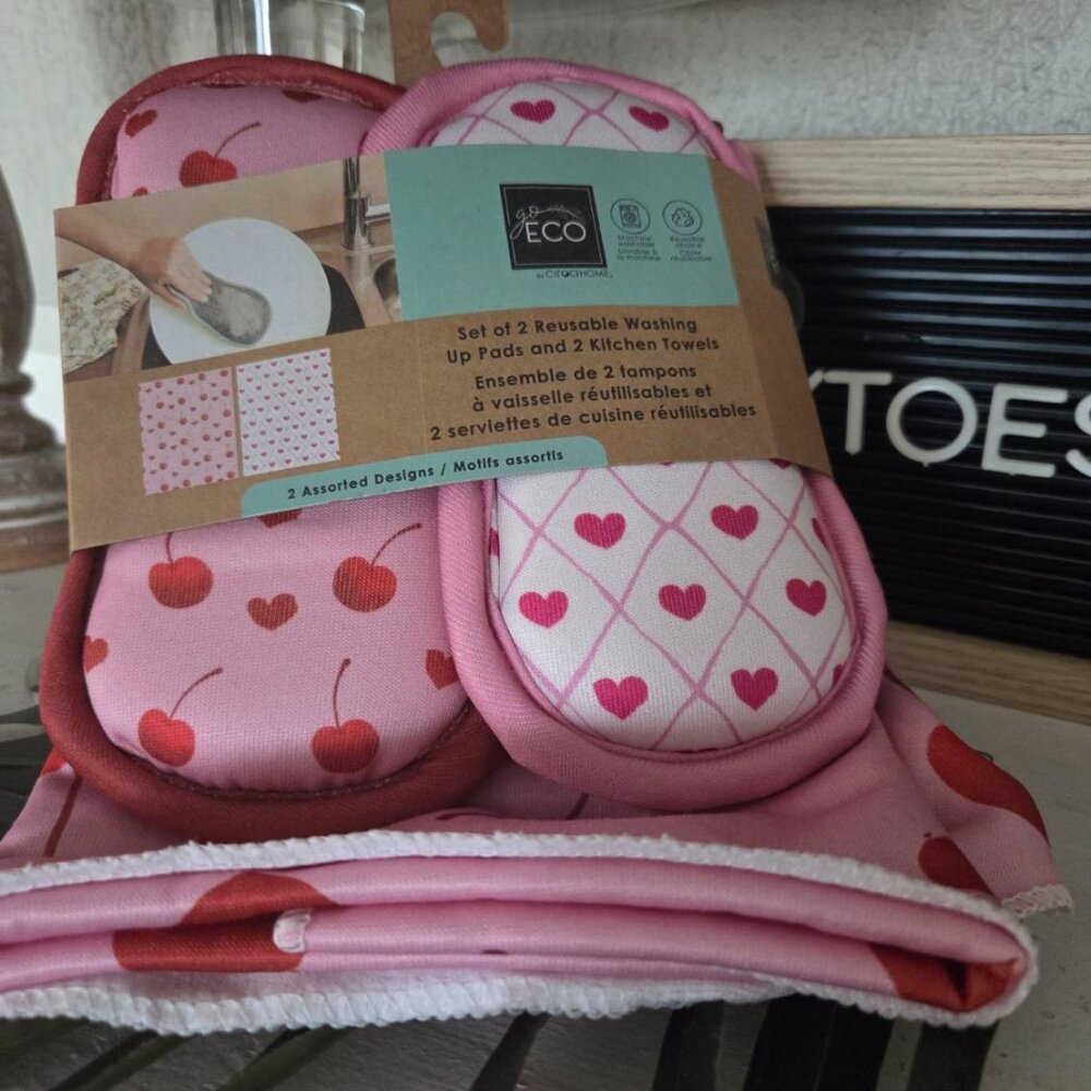 Go Eco I set 2 towels, 2 scrubbers and heart soaps-valentine themed